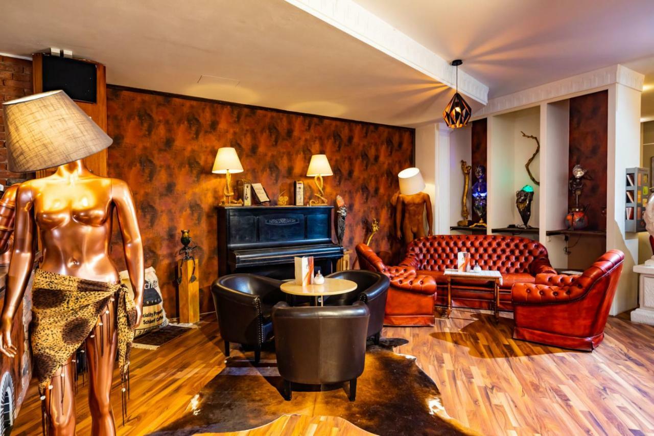 Hotel Freizeittempel Wiener Neustadt Buitenkant foto
